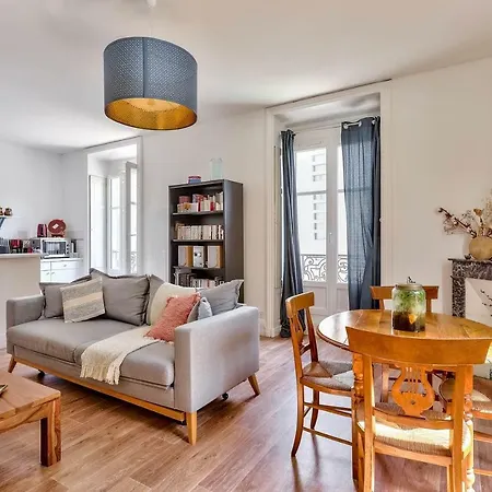 Warm And Lovely Flat In Apartment