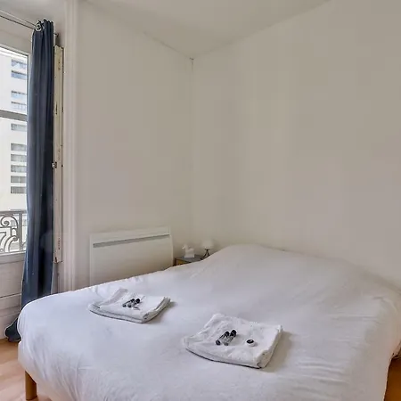 Warm And Lovely Flat In