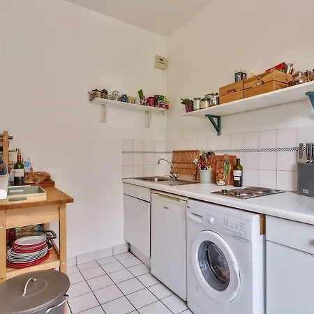 Warm And Lovely Flat In Apartment *